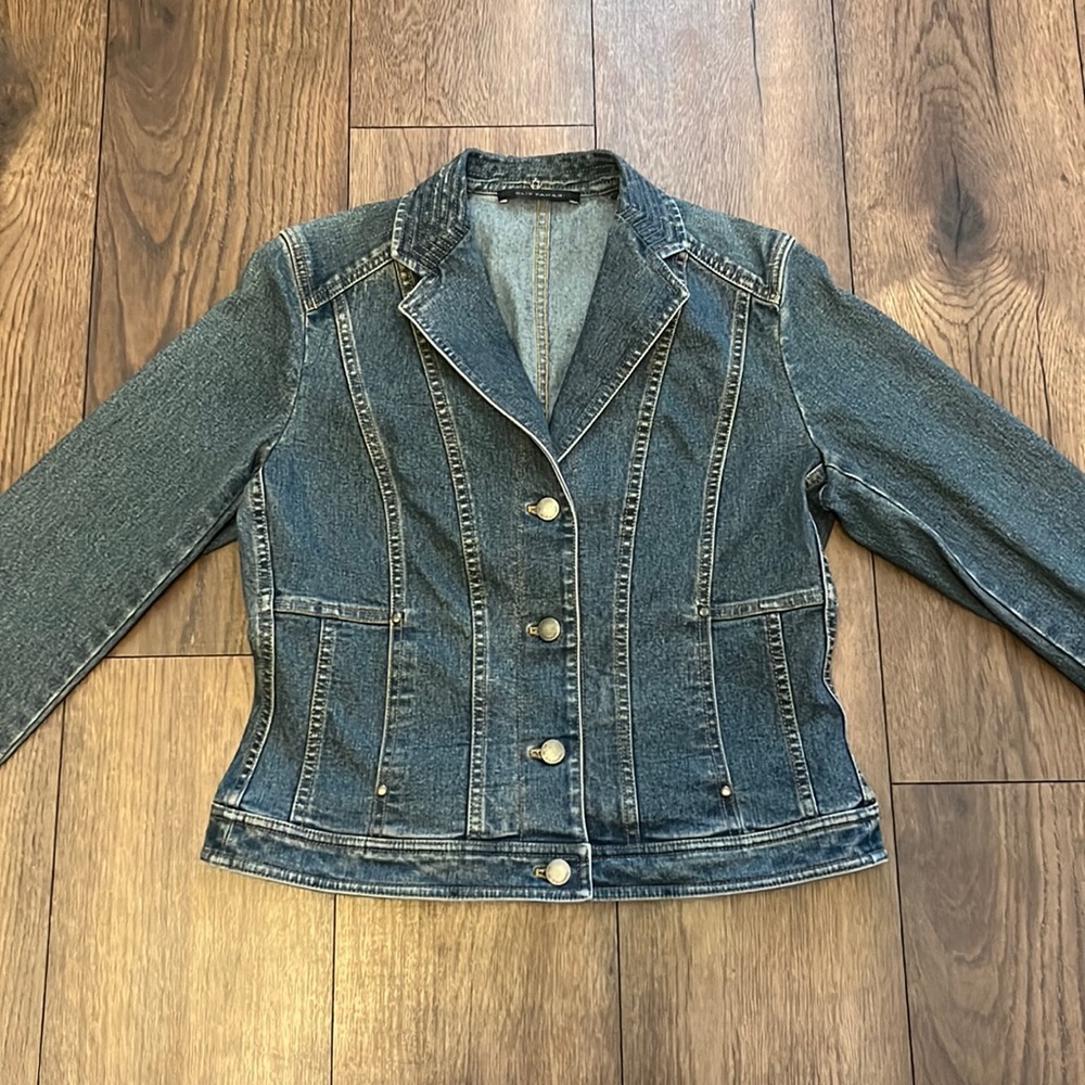 Elie Tahari jean jacket size medium